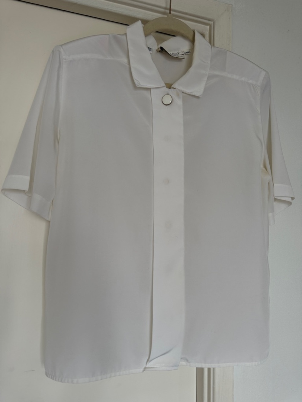 Vintage Women’s White Short-Sleeve Button Shirt